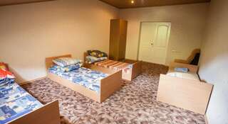 Гостиница Mangul Kale Бахчисарай Односпальная кровать в общем номере для мужчин и женщин-3